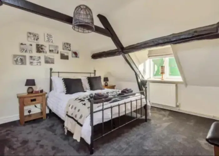 Holland Cottage